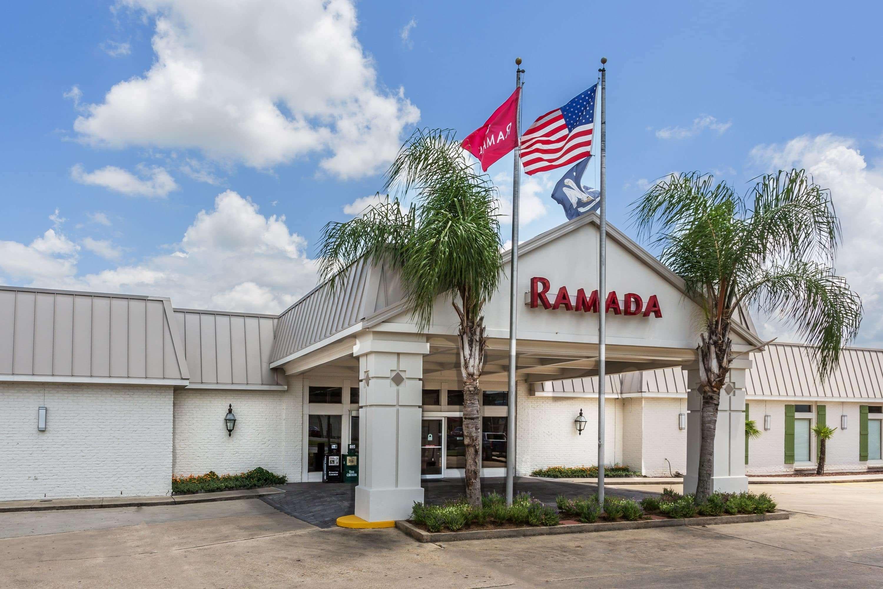Отель Ramada By Wyndham Хаума Экстерьер фото